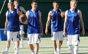 Бундестимът се подготвя с баскетбол за Европейското