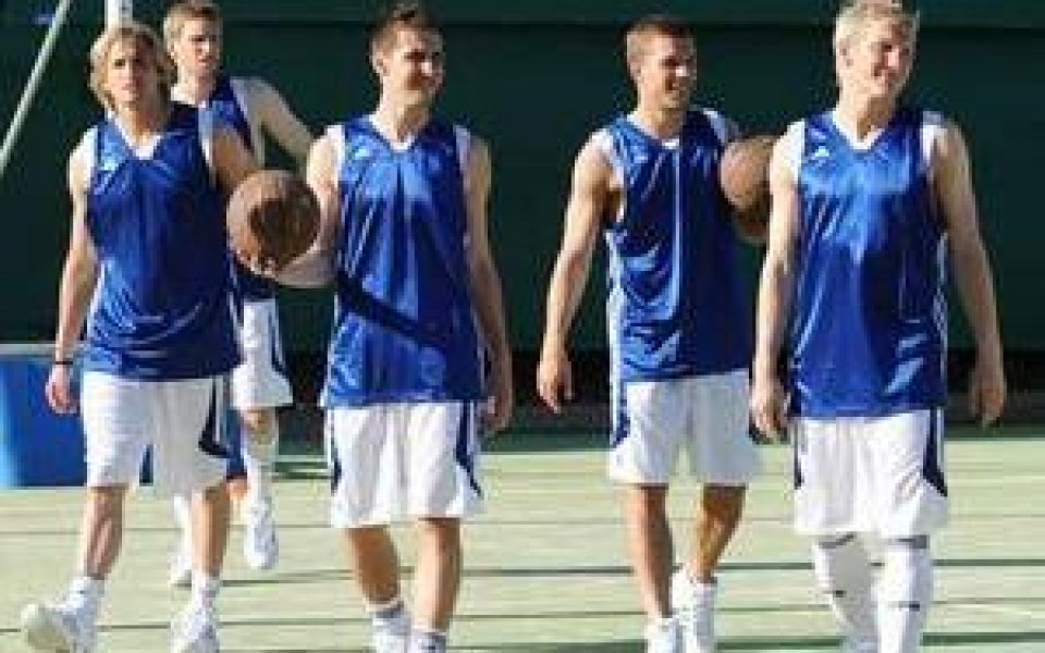 Бундестимът се подготвя с баскетбол за Европейското