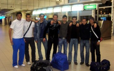 Боби Михайлов води юношите на европейското