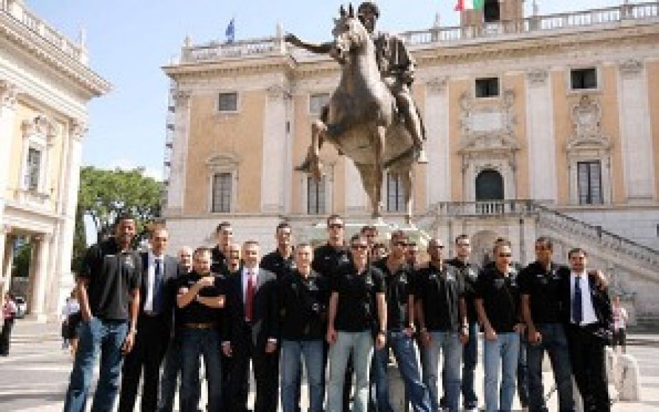 Стойчев гледа безработните в Рим