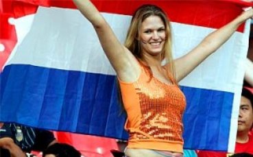 5000 фена гледат последната тренировка на Холандия