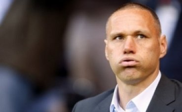 Малдини заплаши Ван Бастен