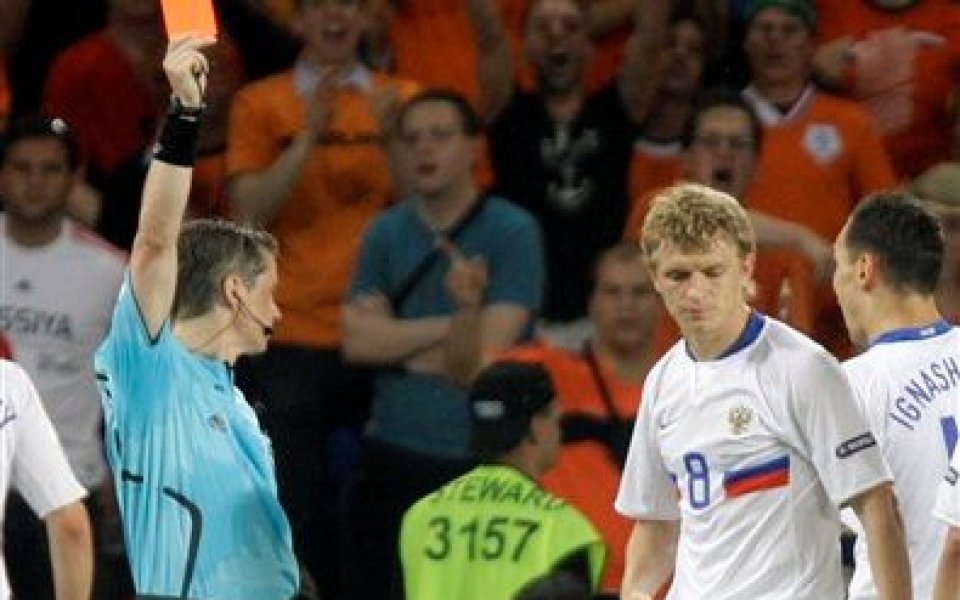 УЕФА: Михел правилно не показа червен картон на Колодин