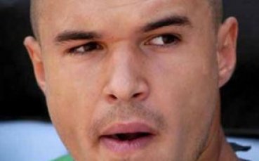 Валери готов за Хамбургер, Бенжани сдаде багажа