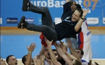 Дейвид Блат продължи договора си с Русия