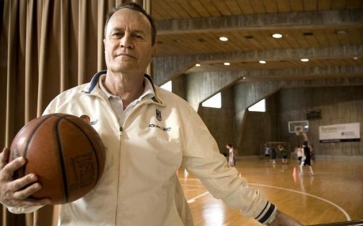 Седмица след Олимпиадата, треньорът на Испания пое Уникаха