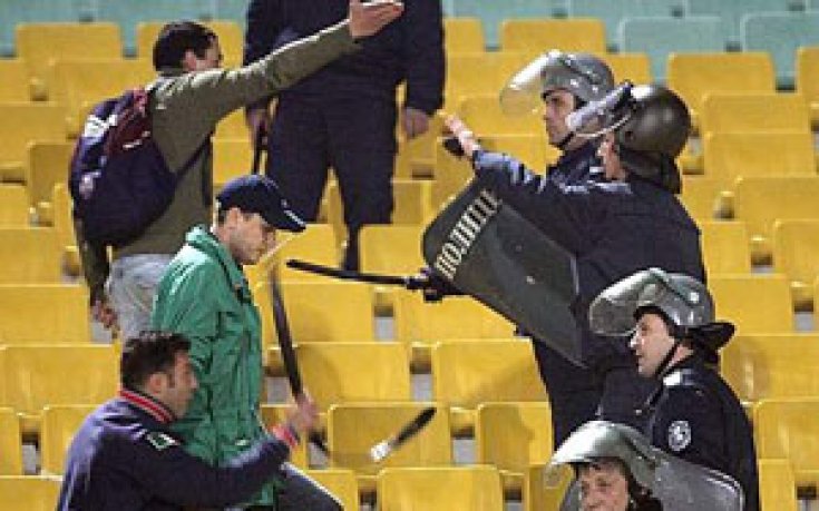В Италия осъдиха поведението на тифозите си в София