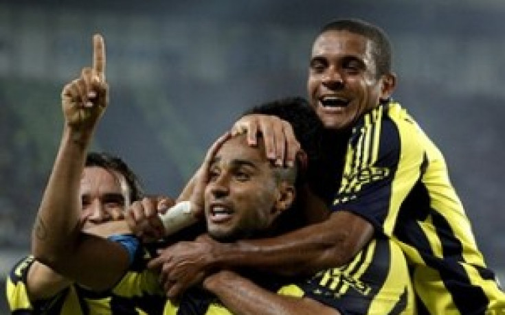 Фенербахче смачка Галатасарай в турското дерби