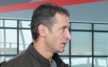 Мартин Кушев поднови договора си с Амкар