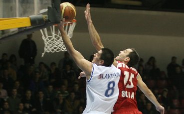 ЛукОйл посреща Левски в дербито на кръга