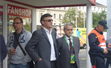 Самолетна авария забави Боби, Наско и Емо за Женева