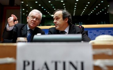Платини призова ЕС да не се меси във футболните дела