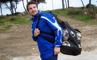 Гонзо и Йовов - длъжници на Левски с каса бира