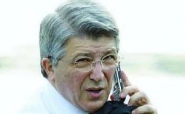 Президентът на Атлетико: Реал може да вземе Кака и Роналдо, но не и Агуеро