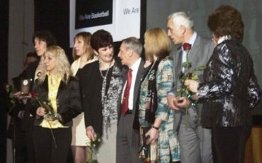 Легендите на Левски Спартак празнуваха в Париж 25 години от КЕШ