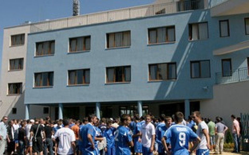 Руси Гочев: Няма финансови проблеми в школата на Левски