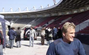 Полицията превзе стадион Локомотив