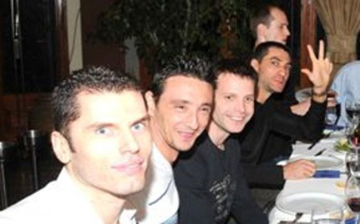 Гръцка софра за Жеков и бронза