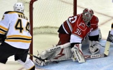 Победи за пингвините и лавините