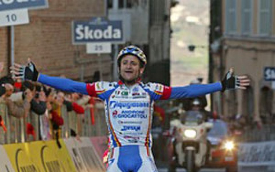 Скарпони спечели шестия етап на Джиро Д'Италия