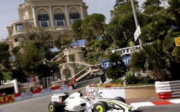 Бътън отново с пол-позишън, Ферари на път да възкръсне