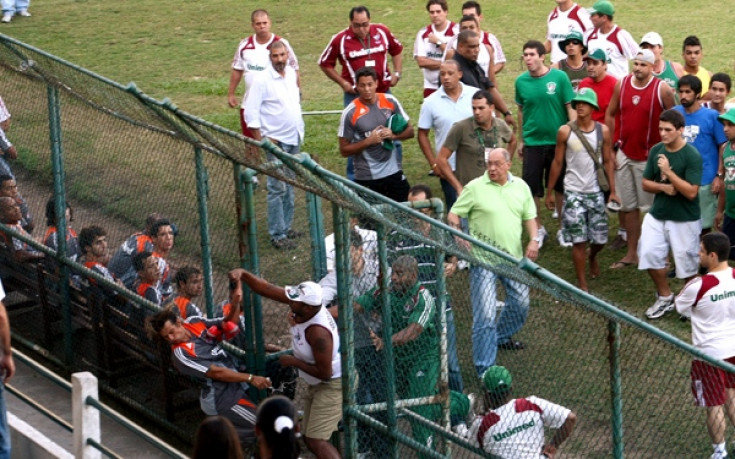 Футболист на Флуминензе беше нападнат от фенове на отбора