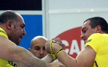 България спечели два бронзови медала на европейското по канадска борба