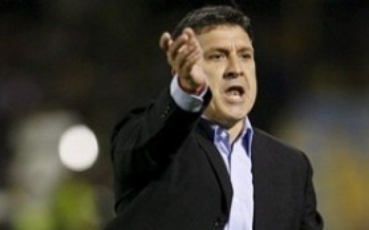 Камачо остава още една година начело на Осасуна