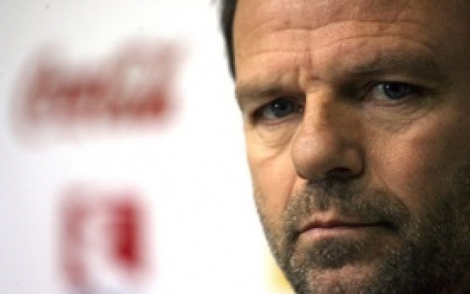 Стойчо Младенов: Желая успех на Любо Пенев