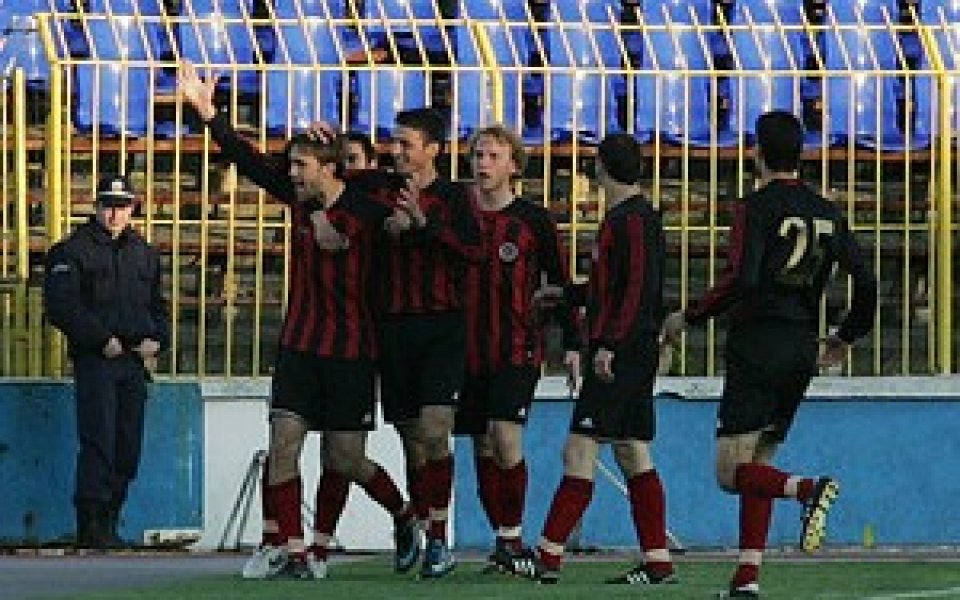 Локо Мездра загуби с 0:5 от белгийския шампион