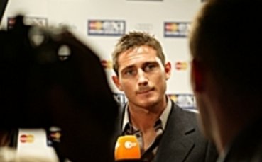 Лампард грейна с голо дуо - блондинка и брюнетка