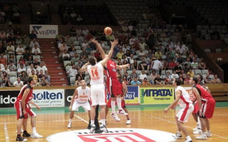 Баскетболистите правят двустранна игра утре в „Триадица”