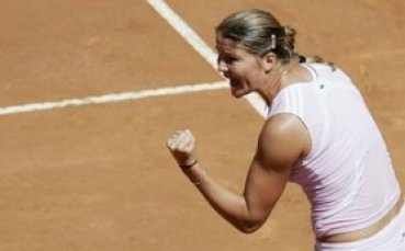 Сафина спря Пенета и е на финал