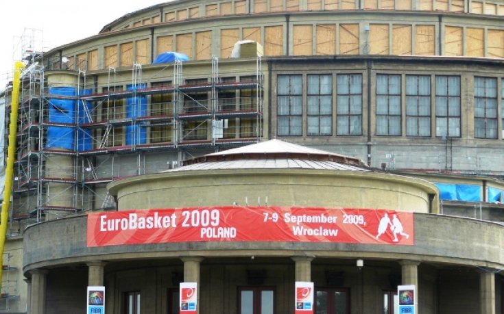 Полша посреща Евробаскет на строителна площадка