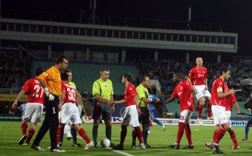 Капитаните на ЦСКА и Левски с травми след вечното дерби