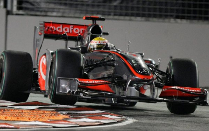 Люис Хамилтън с пол-позишън на 