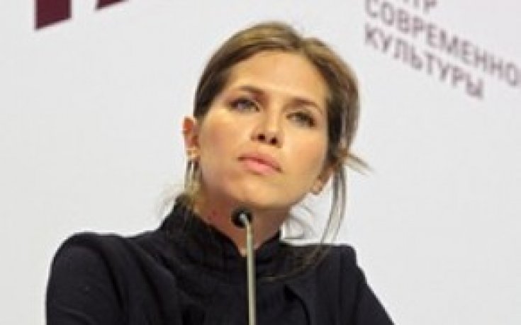 Бременната Даша се мотае по ревюта