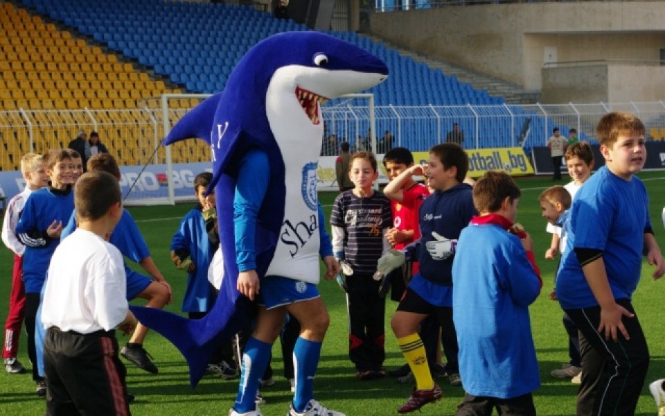 Нов детски празник на „Лазур” с турнира „Ние сме акули”