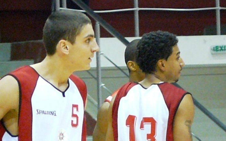 Сергей Цветков с добър мач за Фени в Македония