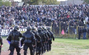 Здрав кютек в центъра на терена след Ботев – Локо Пд