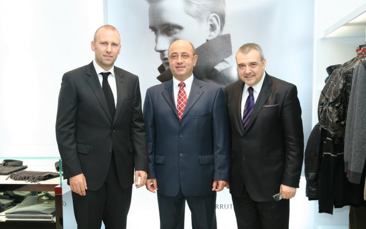 Бивш шеф на ЦСКА откри моден магазин