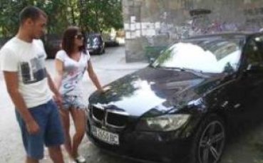 Мъст: Срязаха гумите на Дани Кики, обраха Мартин Сечков