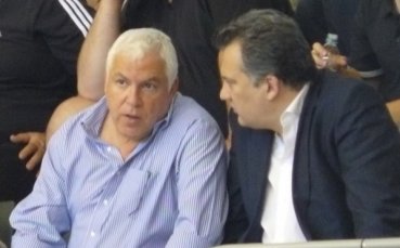 Пини вече в София, предстои му среща с Михов