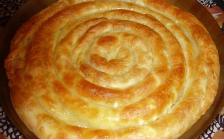 Не е луд Анри, че яде баницата...