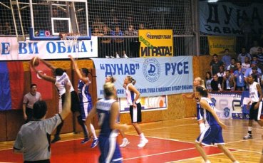 Дунав стресна Динамо, но ...за едно полувреме