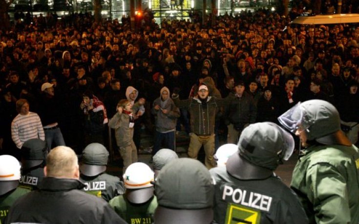 Фенове блокираха автобуса на Щутгарт