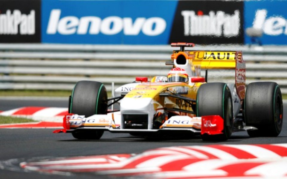Рено остава във Формула 1 въпреки продажбата на тима