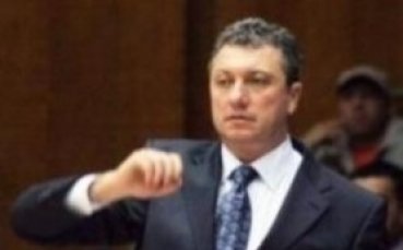 Докузовски с нов договор