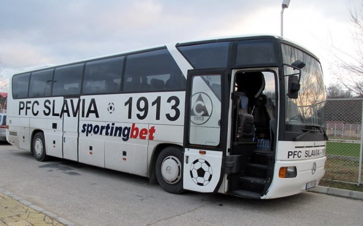 Славия смени ФК Москва с Анжи