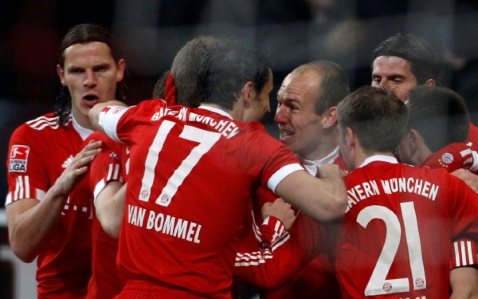 Байерн смачка и Дортмунд за 12-та поредна победа